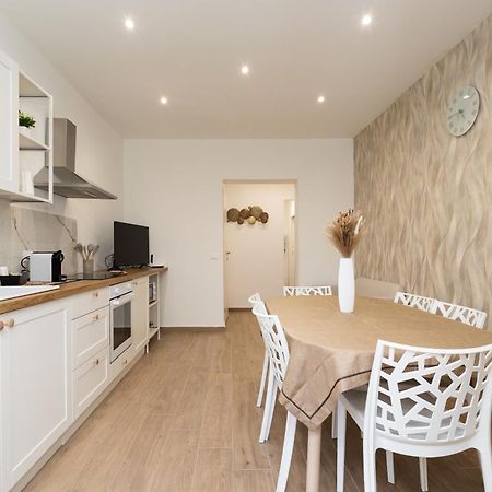 Ludo Holiday House - Charming Con Patio A Due Passi Dalla Cattedrale Παλέρμο Εξωτερικό φωτογραφία