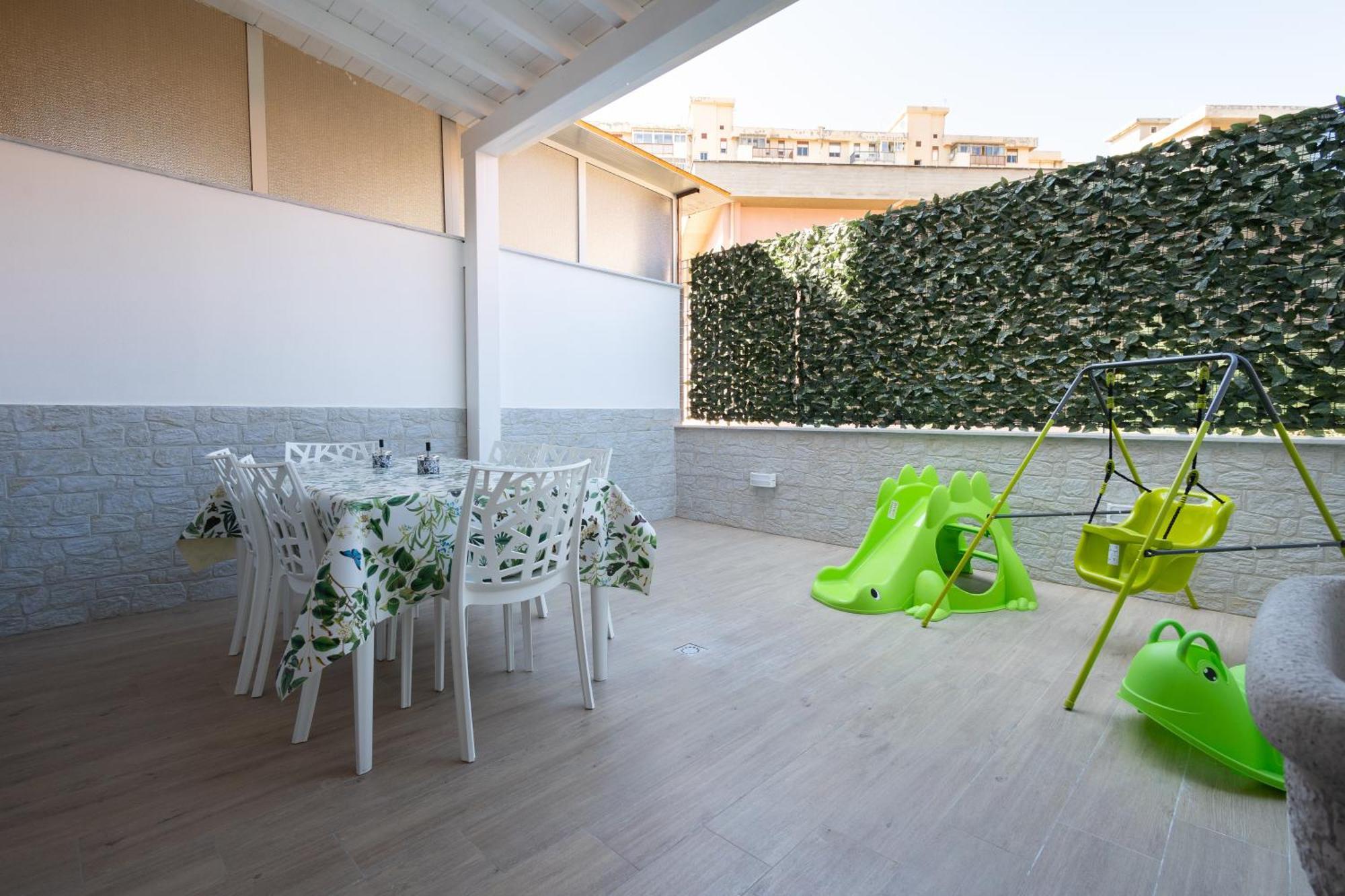 Ludo Holiday House - Charming Con Patio A Due Passi Dalla Cattedrale Παλέρμο Εξωτερικό φωτογραφία